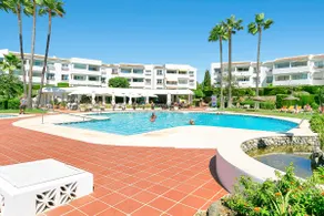 Modern Sea-View Apt, Resort Pools - Image 4