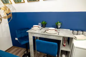 Modern 2-Bed Apartment - Near Train and Town - Parking Available - Image 5