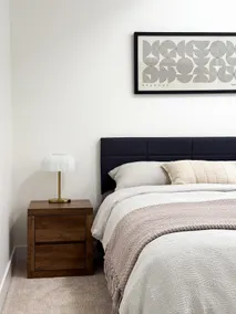 Modern 2BR Suite | Full Kitchen & In-suite Laundry - Image 2