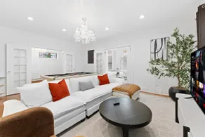 Urban Rustic Escape |6BR|Sleeps 20| NYC in 10 Min - Image 4