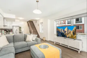 Urban Oasis - Luxury Living in Toronto - Image 2