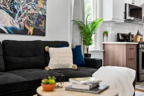 Hot Tub, BBQ & Games Near Wineries | Sleeps 9 - Image 3