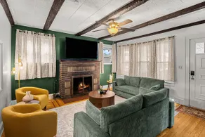 Charming 4BR Retreat in Arlington Sleeps 12 NearDC - Image 2