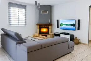 Private villa with exclusive pool and garden - Image 3