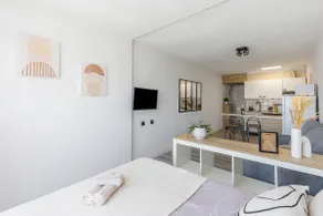 Cozy Studio Near Beach&Lakes - Image 2