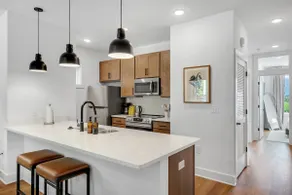 The Verde - Modern Luxe 2BD/2BA • 5 Mins to VCU - Image 5