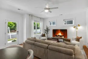 The Verde - Modern Luxe 2BD/2BA • 5 Mins to VCU - Image 4