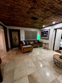 Casa Devo Hialeah - Image 2
