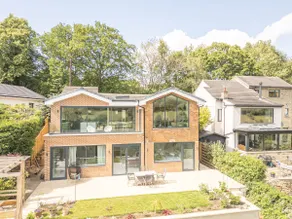 5 Bed with Stunning Valley Views - Image 3