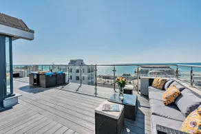 Penthouse on the Seafront (near Brighton) - Image 2