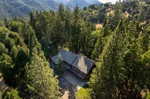 Camp Nelson Chalet | Game Room | Spacious |Hot Tub - Image 4