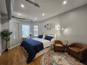 Luxe Loft vibe with King Suite - 4BR 3Ba - Image 3