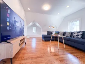 Family-Friendly 4 Bed 3 Bath Downtown Delight - Image 5