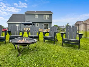 The Oasis, 7 bed, hot tub 1/2 acre by Lake Geneva - Image 2