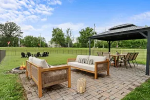 The Oasis, 7 bed, hot tub 1/2 acre by Lake Geneva - Image 3