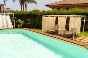 Elegant holiday home - Image 5