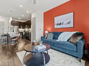 King Suite+Top Floor View+Full Kitchen+Desk+ Gym - Image 2