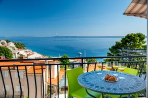 Sea view app Milenko in Brela center - Image 2
