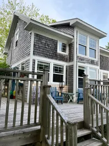 Oceanfront 3-bedroom cottage - Image 2