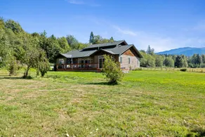 Kuma Tako's Secluded Mt Rainier Retreat - Image 4