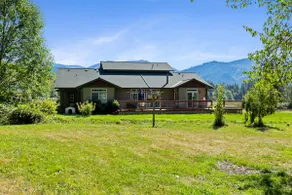 Kuma Tako's Secluded Mt Rainier Retreat - Image 3