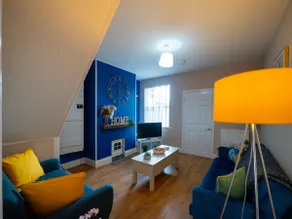 Whole Town House - Town centre! - Image 2
