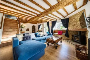 Country Retreat, Hot Tub, 7 Mins To Soho Farmhouse - Image 5