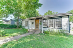 Downtown Ivory Studio Getaway• Walk Shops & Dining - Image 4