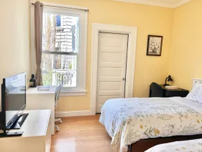 Cozy Hidden Gem in Mission - Image 5