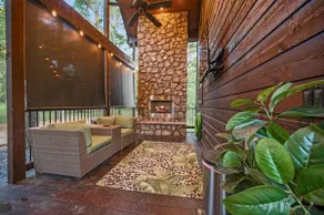 Romantic Broken Bow Cabin w/ Jacuzzi & Fire Pit! - Image 4
