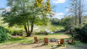 Pondfront Retreat Near Beaches - Image 2