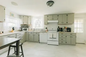 16 min PSU-Sleeps 6- Valley Views - Image 4