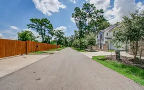 Gated community, quiet house close to downtown - Image 5
