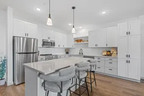 Stylish 2 Bd Suburban Escape - Minutes from MOA! - Image 5