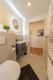 Modern apartment with castle & Rhine views for 2 - Image 4