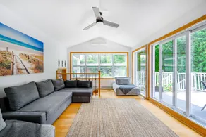 Beach House Longueuil - Pool, Spa, 6BR, 2 Kitchens - Image 3