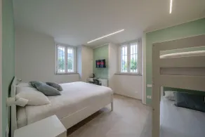 Front Lake Como - 3 Bedrms with AC, Free Parking and Wifi - Image 2