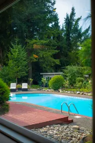 White Rock Luxury Retreat 5BR Surrey Home w/ Pool - Image 3