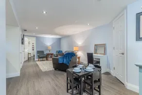 Cozy 2 Bedroom Unit | Wi-Fi & Parking - Image 2