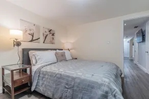 Cozy 2 Bedroom Unit | Wi-Fi & Parking - Image 3