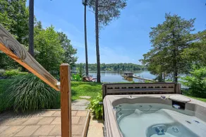 Lakefront Chic: Hot Tub Beach Game Room Grill Dock - Image 4