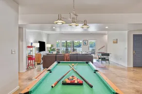 Lakefront Chic: Hot Tub Beach Game Room Grill Dock - Image 5