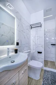 Elegant Seaview Apartment and private Beach Access - Image 4