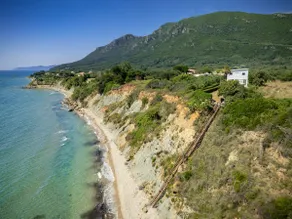Elegant Seaview Apartment and private Beach Access - Image 5