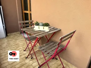 Lively colorful studio in the heart of Monza - Image 4