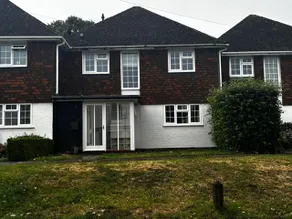 3 Bed Family Home with garden & parking in village - Image 2