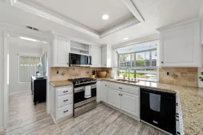 Spacious Pool & Jacuzzi|Game Room|BBQ|Fire Pit|4BD - Image 3