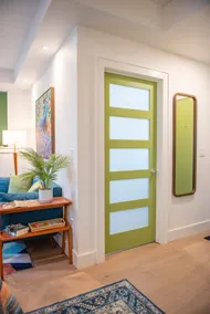 Downtown getaway, new! 2nd floor, no elevator. - Image 5