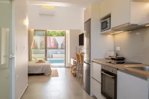 Aladdin Luxury Suites With Shared Pool - Image 5