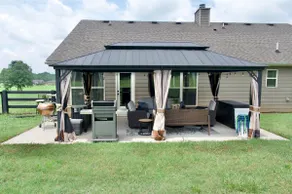4BR home-15 Min to UGA Sleeps 9 - Image 2